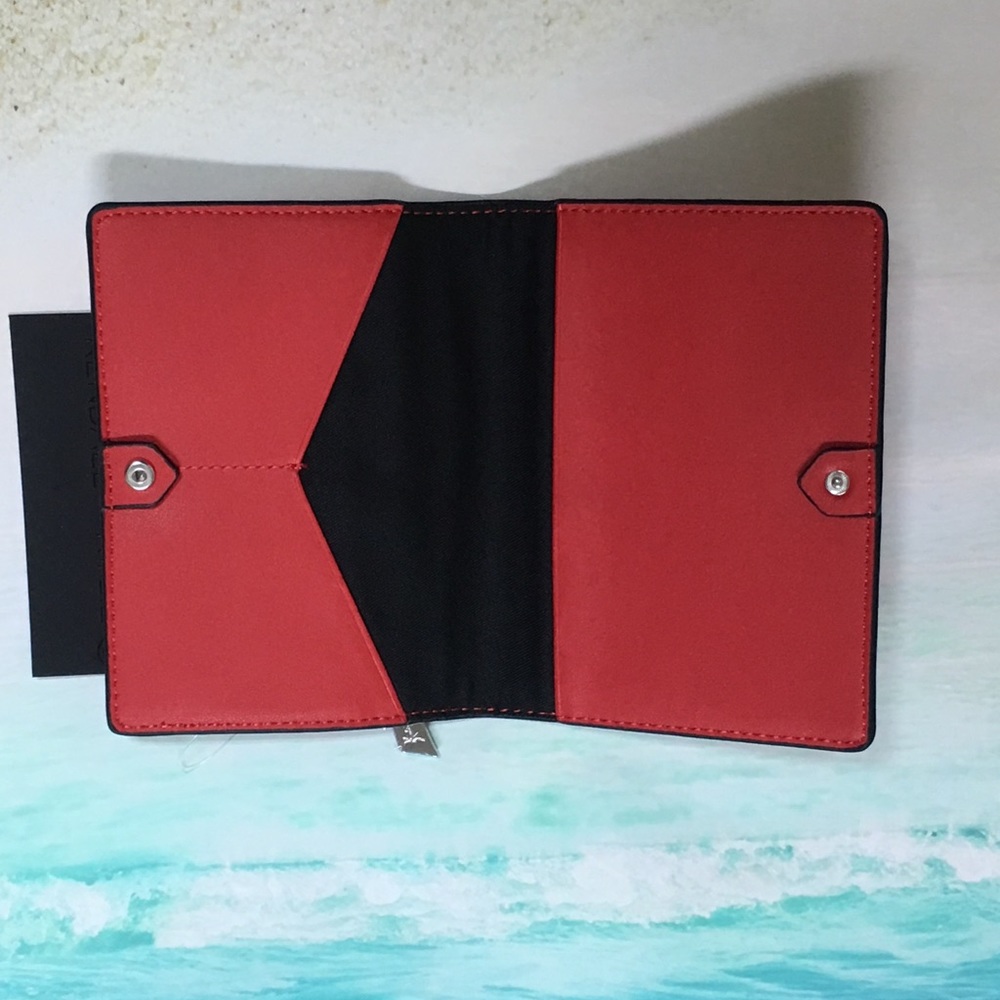 Kendall Kylie Bon Voyage Passport Holder Wallet - Picture 2 of 4